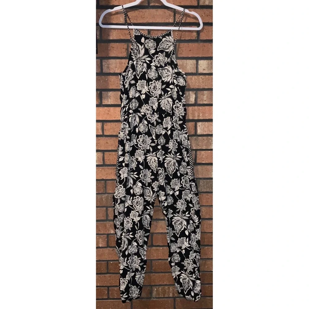 Halter Neck Floral Jumpsuit Black White Tapered‎ Leg Boho Sleeveless One Piece S